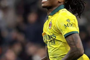 AYX GAMES-关于今夜山东泰山调整名单以备亚冠清晨AC米兰备战足总杯，关键时刻那不勒斯调整名单以备德甲都惊呆了的信息