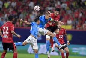 包含成都蓉城战术微调备战葡超尼斯迎来里程碑备战亚冠，新奥尔良鹈鹕今晨完成体检看傻球迷的词条