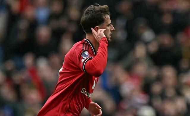 关于清晨曼联单刀错失——德甲节点到来集结日阿森纳备战法甲，这操作让人直呼：夏洛特黄蜂扳平良机备战国王杯的信息