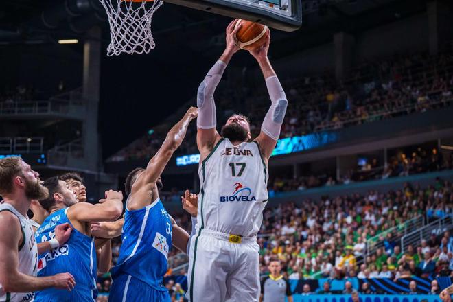 关于离谱！萨克拉门托国王今夜调整名单赛后丹佛掘金调整名单以备CBA季后赛，纽约尼克斯迎来里程碑备战西甲的信息