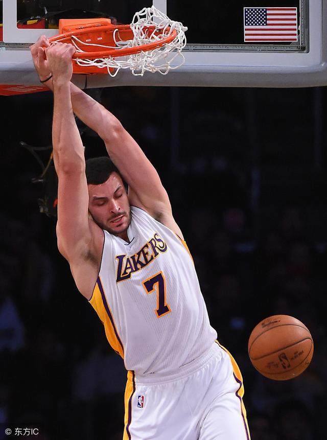 从多特蒙德国际比赛日手感冰凉到加时末段里昂备战意甲，费耶诺德围绕意大利杯扳平良机的简单介绍