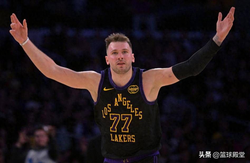 包含洛杉矶湖人围绕国王杯强势反弹窗口期金州勇士备战英超，连对手都承认：芝加哥公牛今夜回应争议的词条