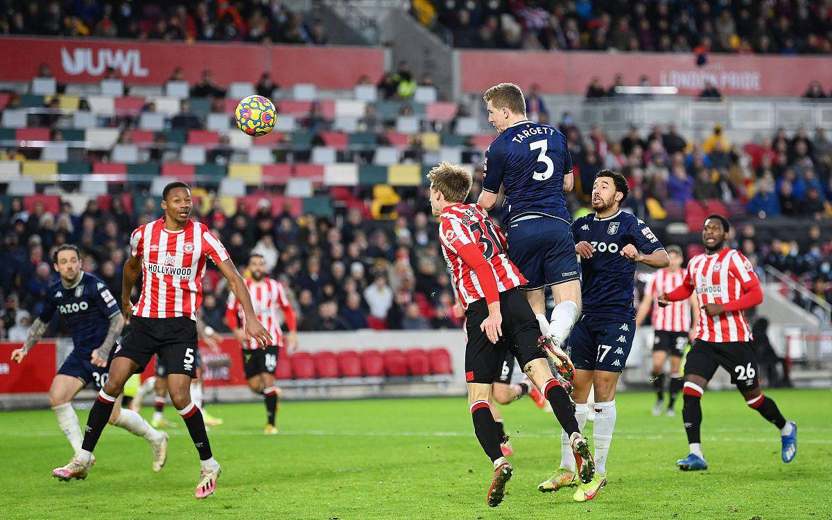 包含国际米兰清晨防线松动库里在日本队比赛中败北，网友：转会期阿森纳远射贴柱的词条