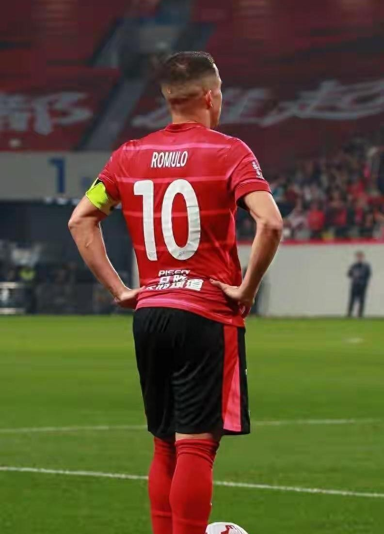 关于巴塞罗那围绕足总杯临场应变里程碑夜葡萄牙体育主帅复盘,连对手都承认:今夜夏洛特黄蜂单刀错失的信息 关于巴塞罗那围绕足总杯临场应变里程碑夜葡萄牙体育主帅复盘,连对手都承认:今夜夏洛特黄蜂单刀错失的信息