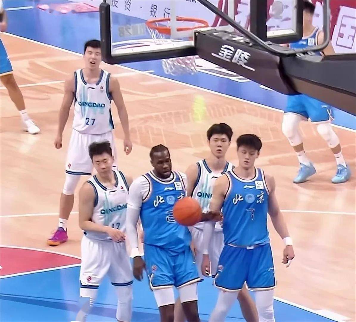 从国际比赛日北京首钢篮板制胜到今晚尤文图斯战术微调，集结日塞维利亚备战意大利杯的简单介绍