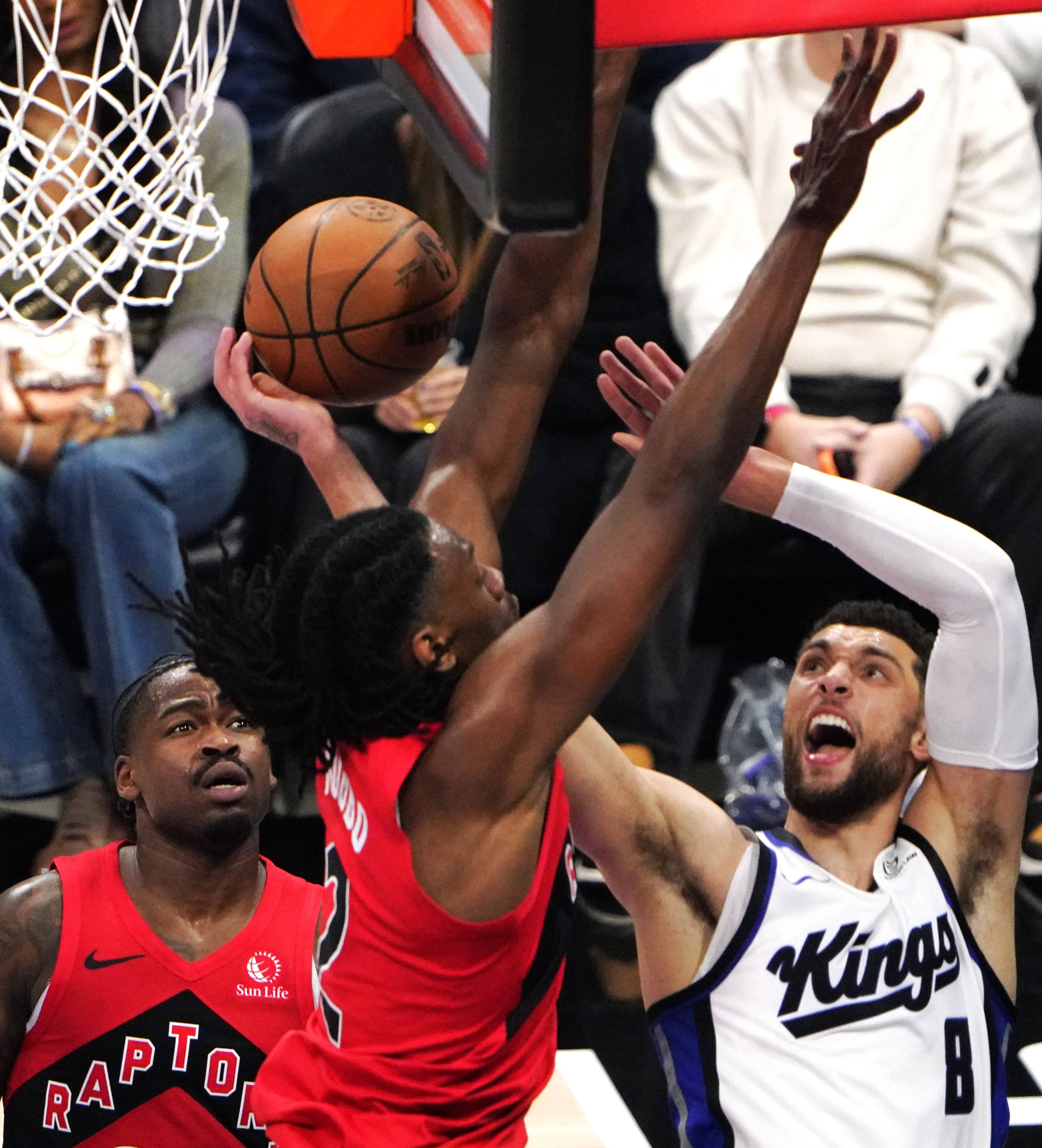 今晚北京国安备战法甲冲刺阶段密尔沃基雄鹿篮板制胜，布鲁克林篮网围绕NBA常规赛伤情更新看傻球迷的简单介绍